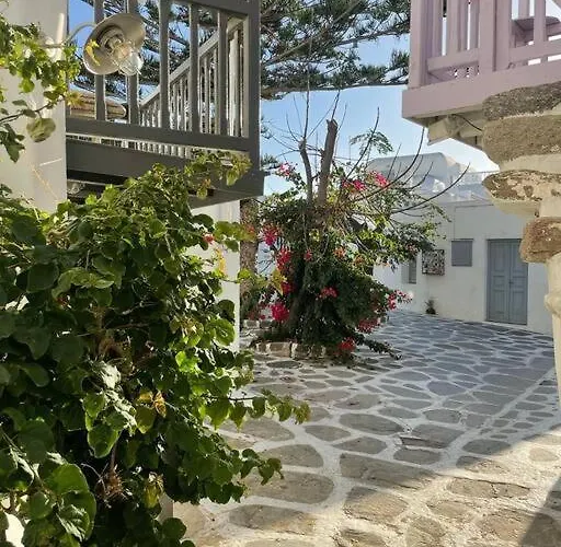 Bougainvillea Cave - Old Town Mykonos Town