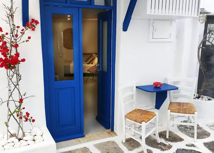 Bougainvillea Cave - Old Town