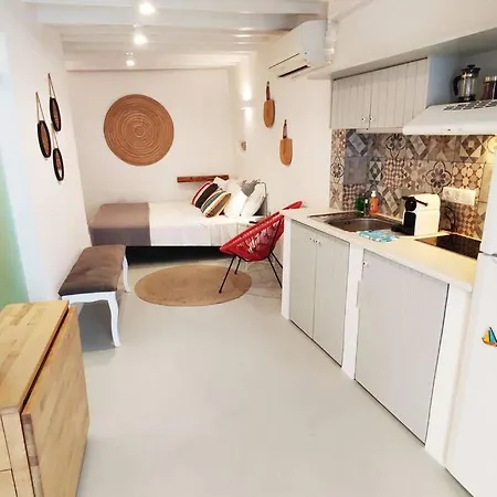 Bougainvillea Cave - Old Town Mykonos Town