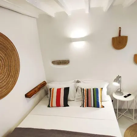 Bougainvillea Cave - Old Town Apartment Mykonos Town