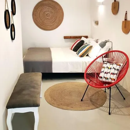 Bougainvillea Cave - Old Town