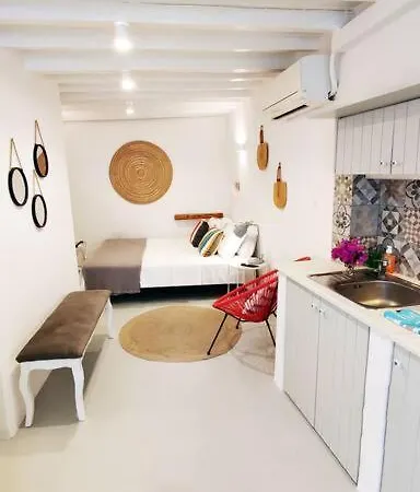 Bougainvillea Cave - Old Town Apartment *