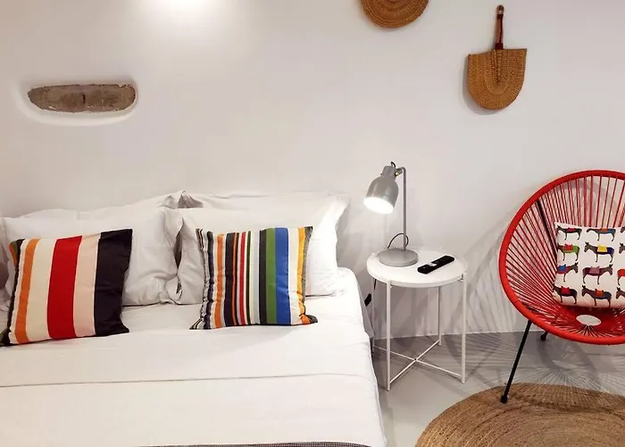 Bougainvillea Cave - Old Town Mykonos Town