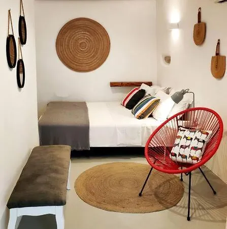 Bougainvillea Cave - Old Town Mykonos Town